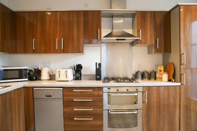 Syster Properties Modern Leicester Stay with Free Parking LE2 Area - image 18