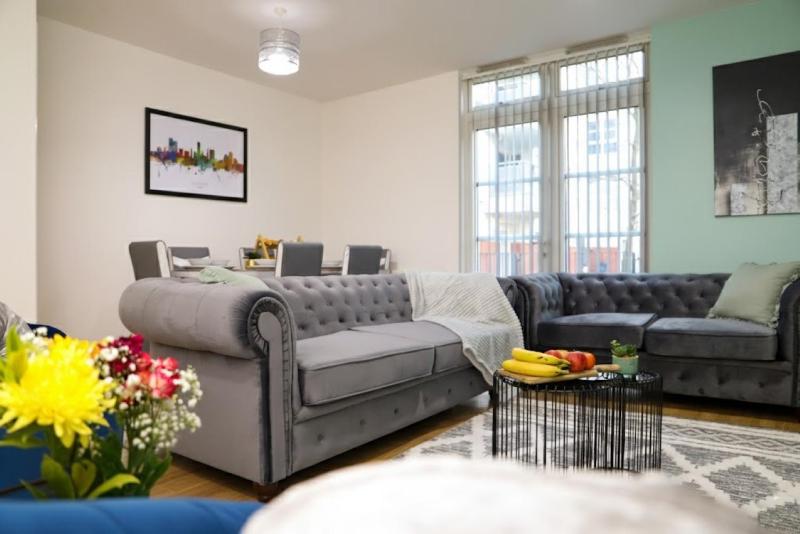 Syster Properties Modern Leicester Stay with Free Parking LE2 Area - image 9