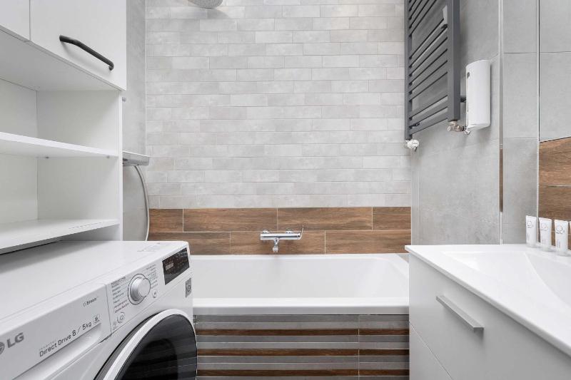 Modern Apartment in Wrocław with Air Conditioning by Noclegi Renters - image 32