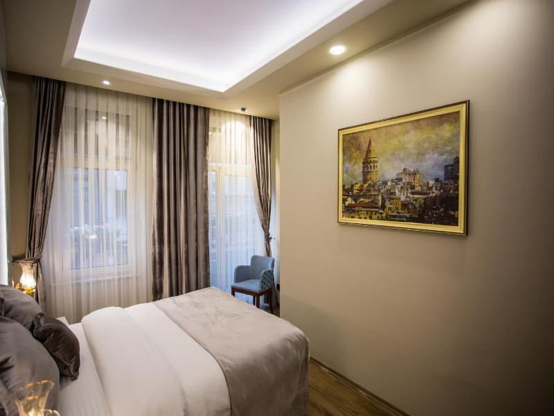 Deluxe Double Room image 2