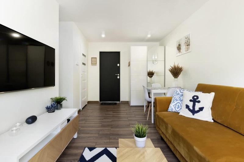 Cozy Beachside Falla by Elite Apartments - image 2