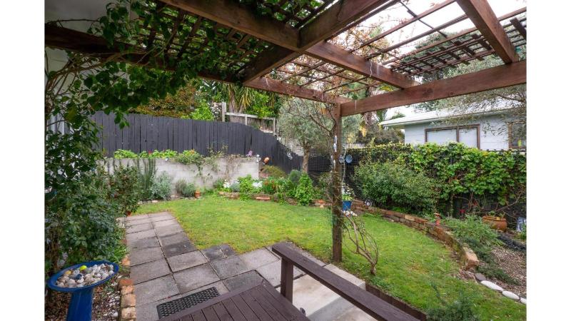 Travellers Retreat 1 Bedroom in Central Auckland - image 14