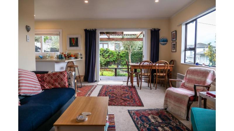Travellers Retreat 1 Bedroom in Central Auckland - image 9