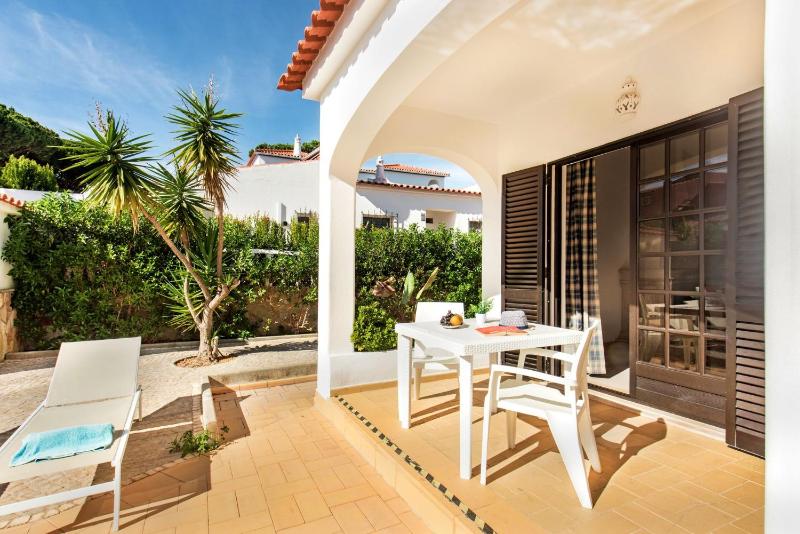 Spacious 4 bedroom villa private pool free air conditioning and wifi - image 10