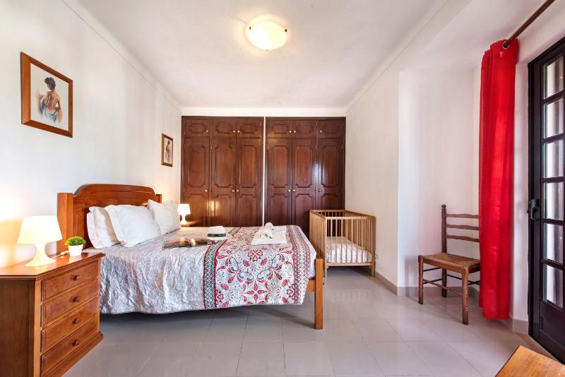 Spacious 4 bedroom villa private pool free air conditioning and wifi - image 33