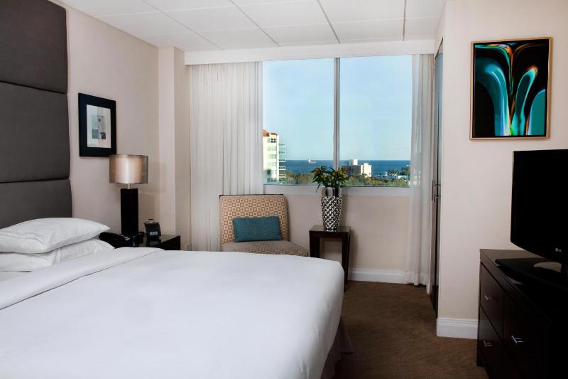 GALLERYone - a DoubleTree Suites by Hilton Hotel - image 3
