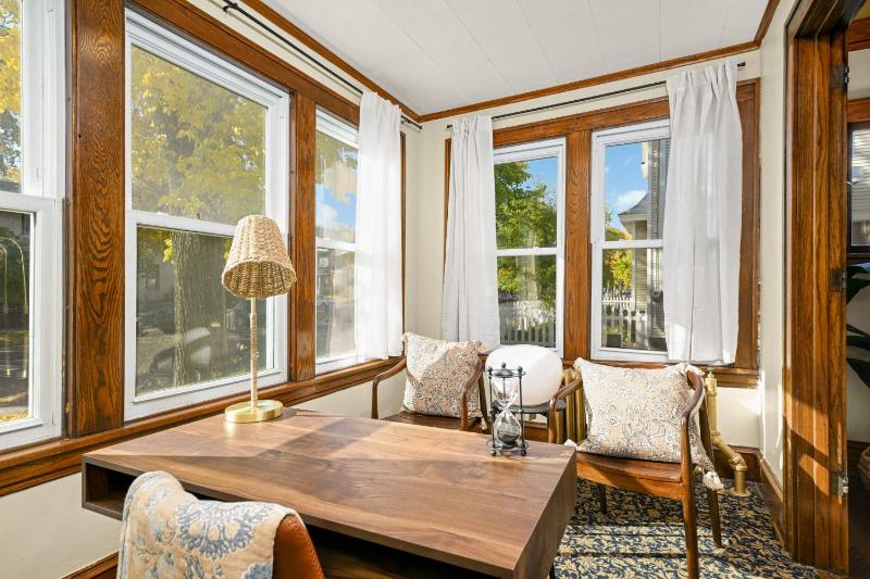 Bde Maka Stay - Classic 5 BR Heart of Uptown - Hennepin & Lyndale - Close to Lakes - image 22