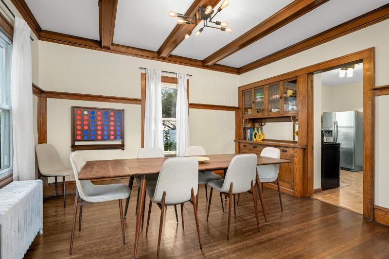 Bde Maka Stay - Classic 5 BR Heart of Uptown - Hennepin & Lyndale - Close to Lakes - image 9