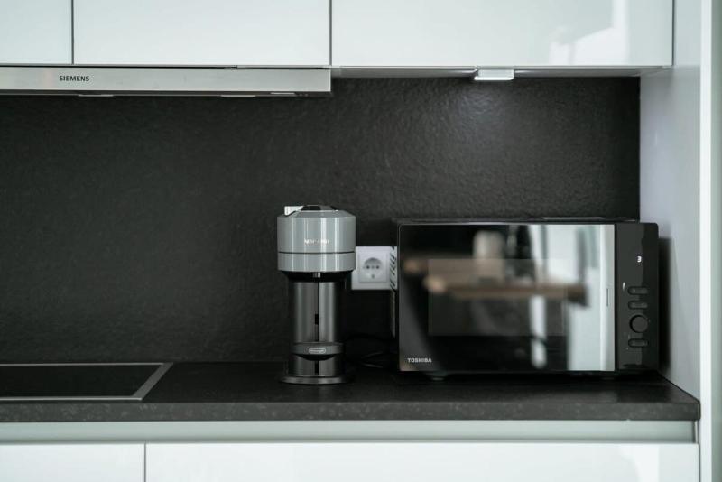 Modern Studio in Gasperich with Balcony & Wi-Fi - image 5