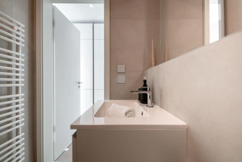 Modern Studio in Gasperich with Balcony & Wi-Fi - image 15