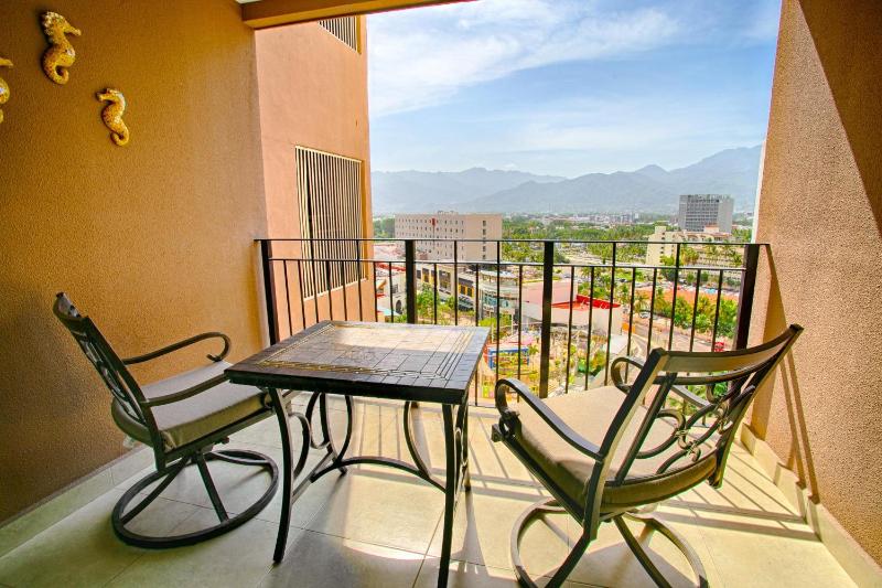 Pools Gym and Restaurant Beachfront 1BR - image 15