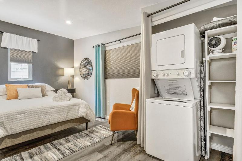 Walkable Downtown Stay with Fire Pit - image 9