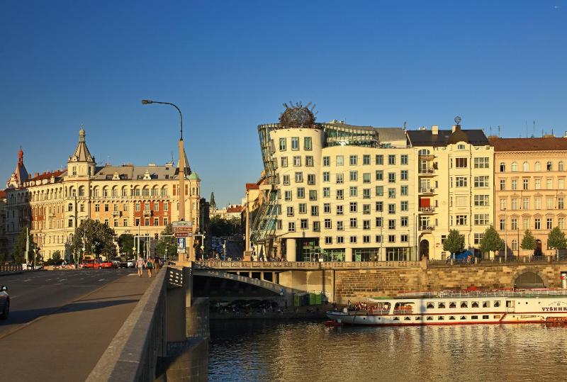 Dancing House hotel - Tančící dům - image 5