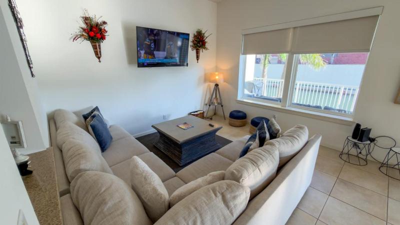 Channel views Private Boat Slip Pool & Patio apts - image 11
