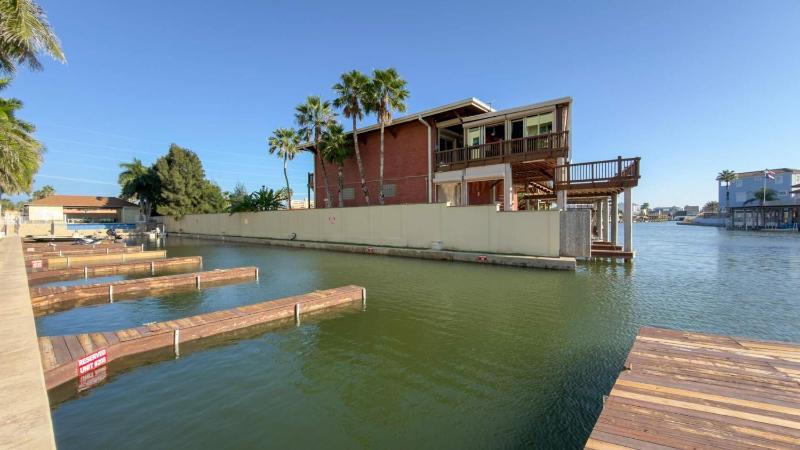 Channel views Private Boat Slip Pool & Patio apts - image 23