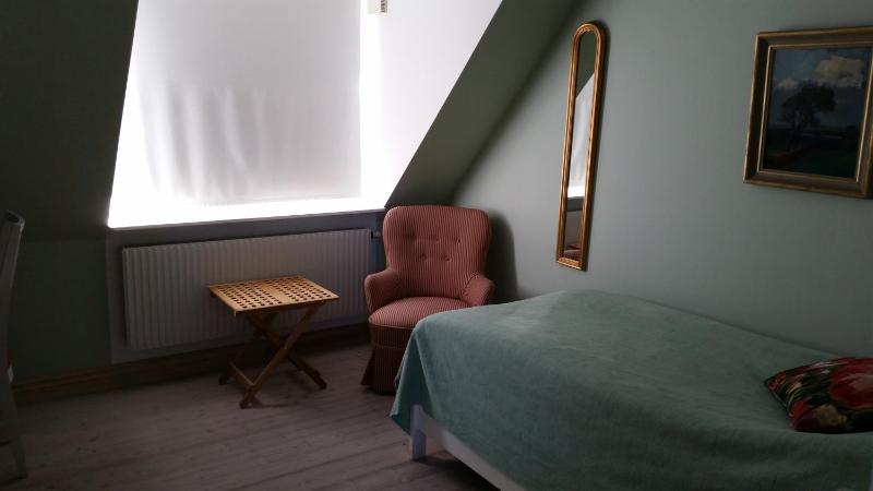 Single Room image 4