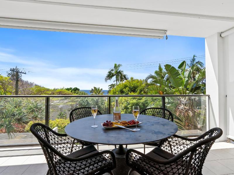 Oceanbreeze - Sunshine Beach Ocean Views - image 12