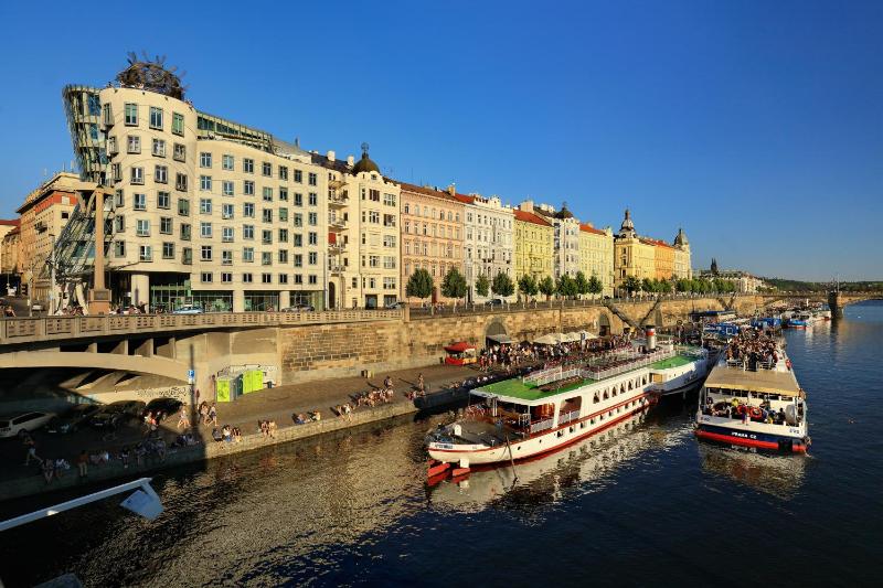 Dancing House hotel - Tančící dům - image 9