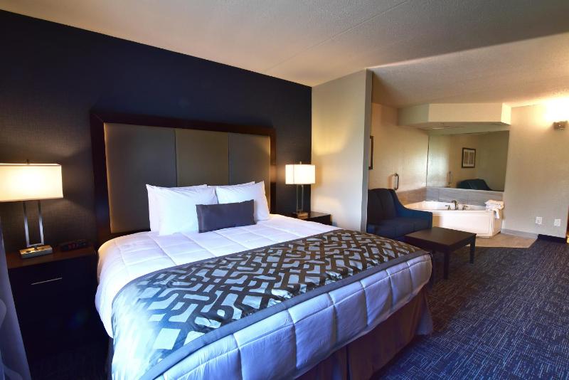 King Suite with Spa Bath image 2