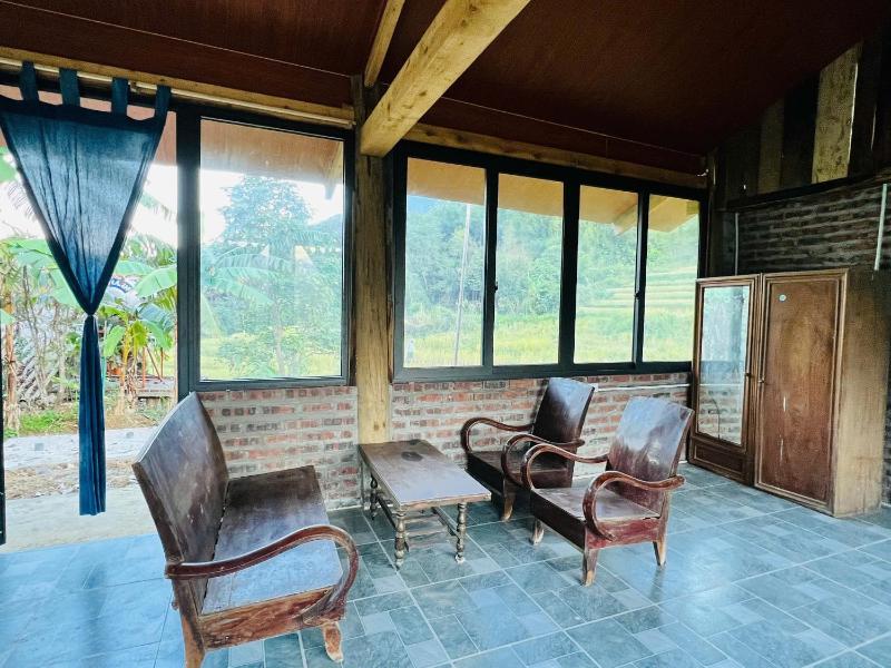Giay's Local House - image 3