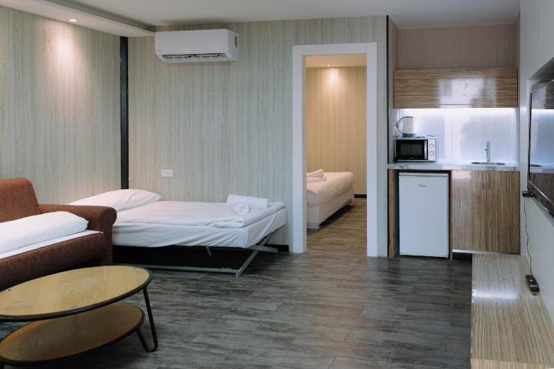 Rich Luxury Suites - Renovated - image 8