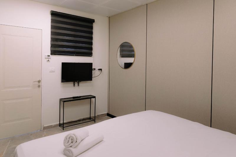 Rich Luxury Suites - Renovated - image 10