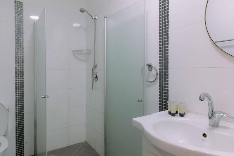 Rich Luxury Suites - Renovated - image 33