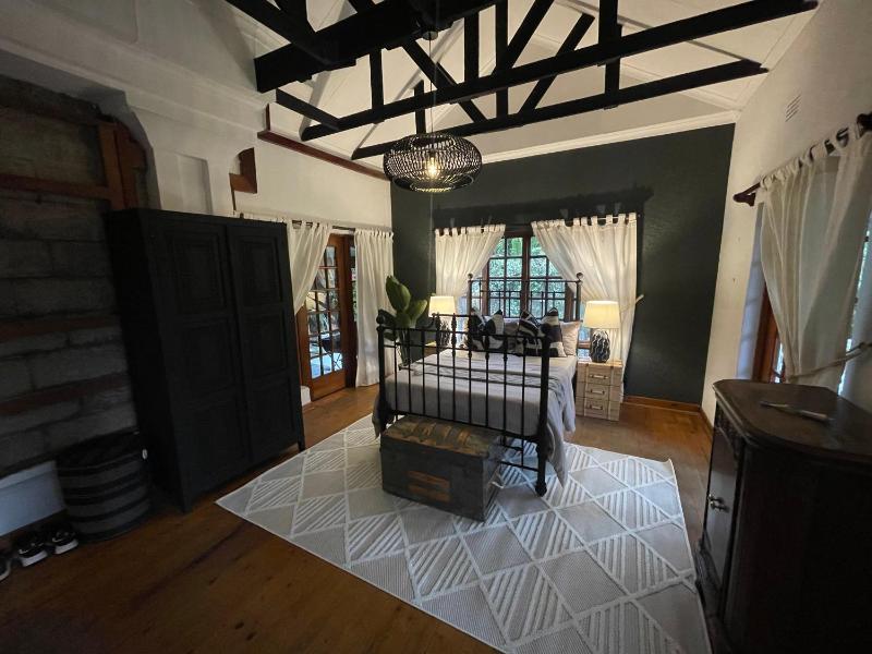 Sandton Farmhouse - image 2