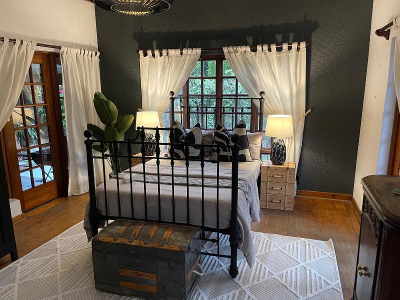 Sandton Farmhouse - image 4