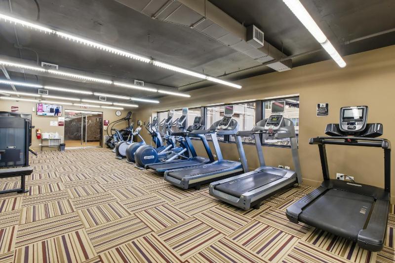 2bd River North Million Dollar Views! Parking Incl condo - image 4