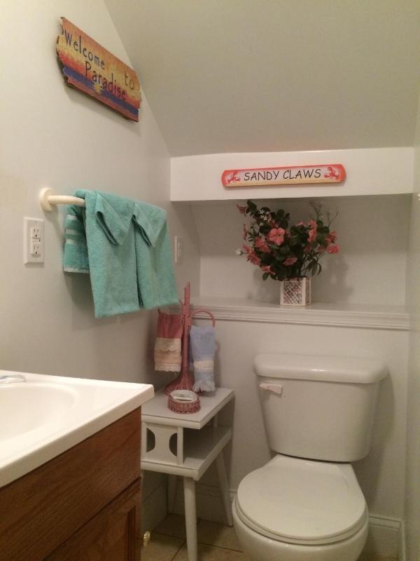 Angie's Guest Cottage - image 11
