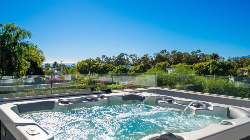 VACATION MARBELLA I Villa La Plage Luxury Villa Private Heated Pool Rooftop Hot Tub Entertainment Room Walking Distance to the Finest Beaches - image 46