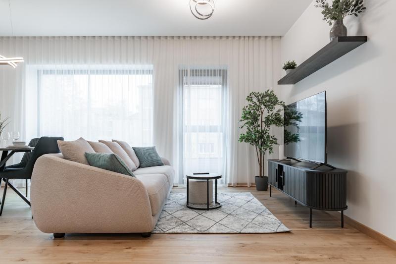 Sea View Family Apt in Kalaranna District with Balcony and Free Parking - image 16