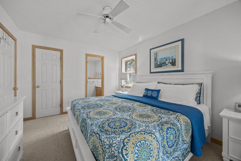 New Listing Beach Access Pools & Family Fun - image 2