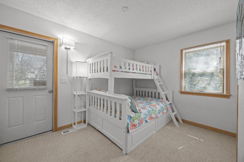 New Listing Beach Access Pools & Family Fun - image 11