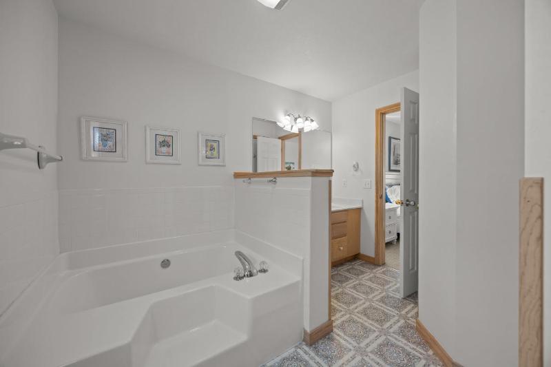 New Listing Beach Access Pools & Family Fun - image 13