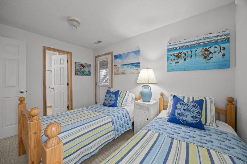 New Listing Beach Access Pools & Family Fun - image 3