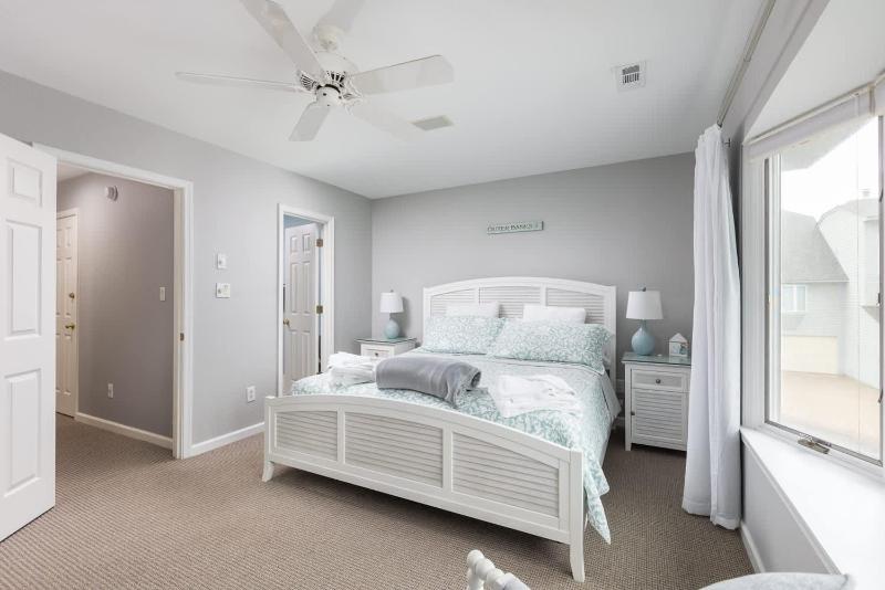 Villa in Corolla Light with Views Hot Tub & More - image 21