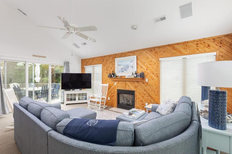 Villa in Corolla Light with Views Hot Tub & More - image 18