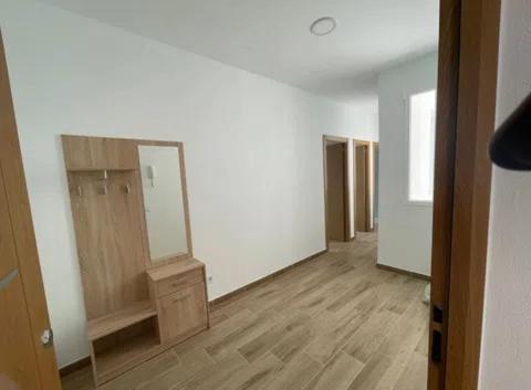 Ciudad Jardin flat - image 12
