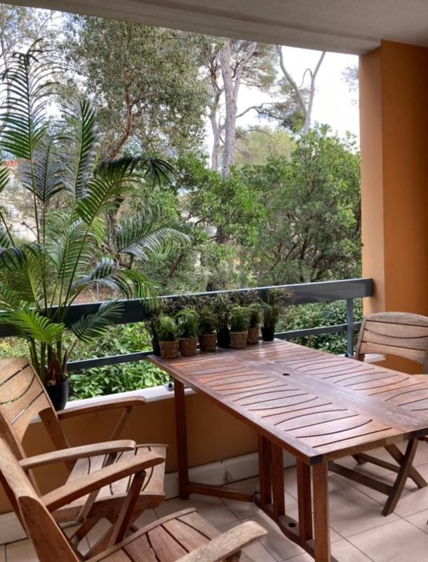 Résidence standing - T2 terrace with pool - image 13