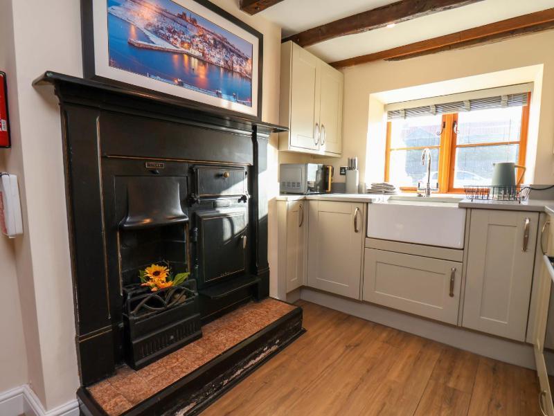 Dove Cottage - image 21