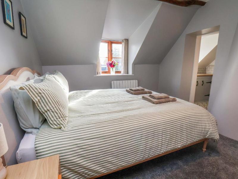 Dove Cottage - image 28