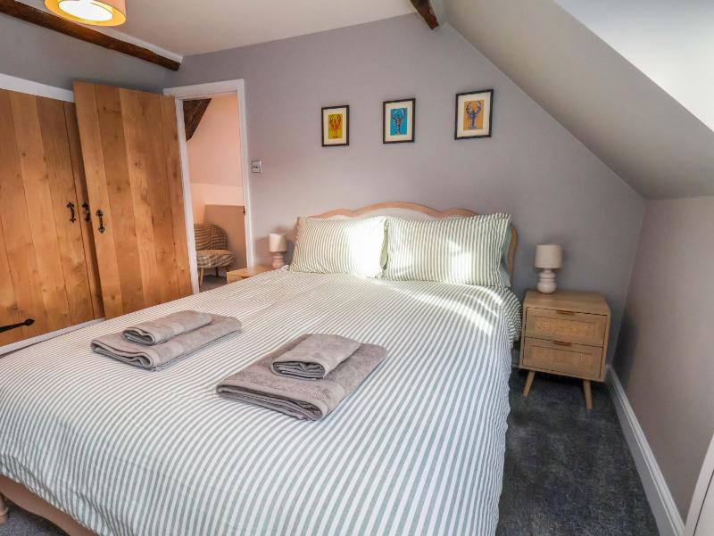 Dove Cottage - image 19