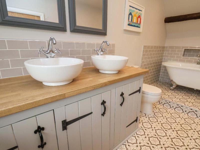 Dove Cottage - image 43