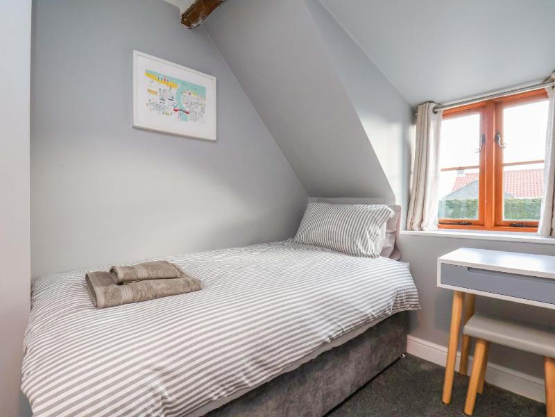 Dove Cottage - image 17