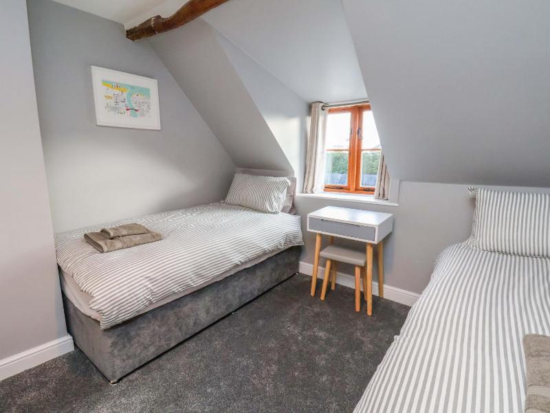 Dove Cottage - image 26