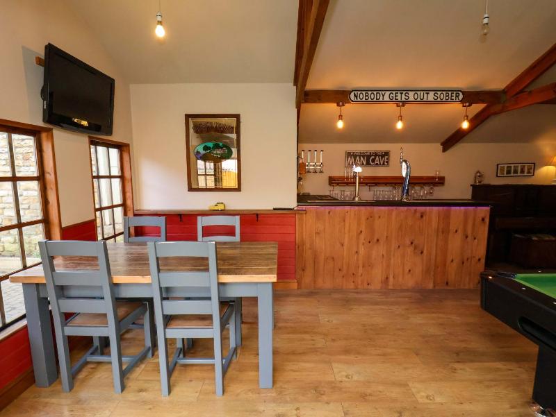 Dove Cottage - image 12