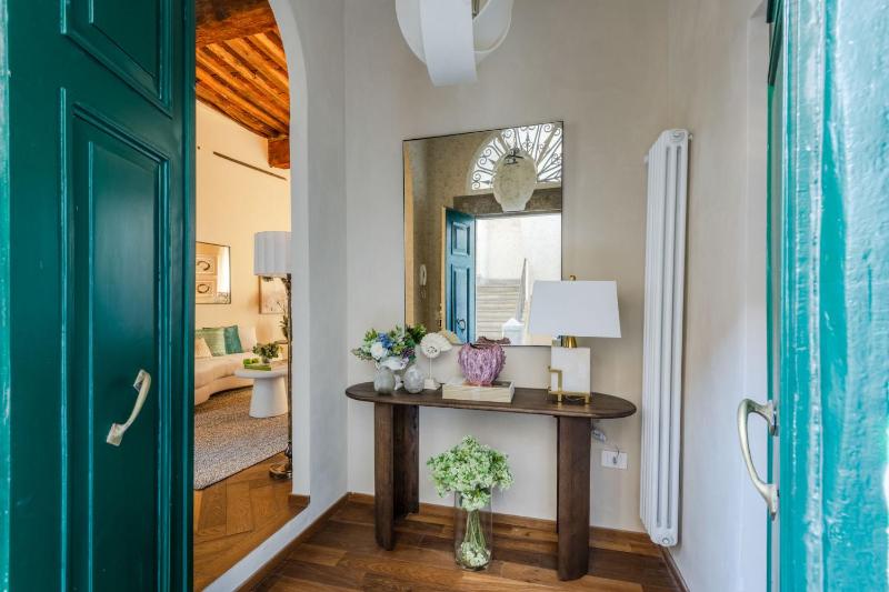 The Tuscan Window - image 16