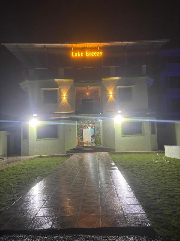 Lake Breeze Resort - image 48
